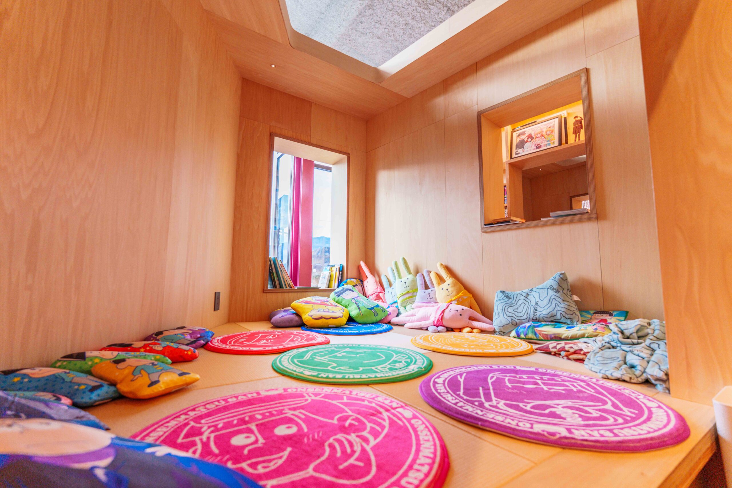 温泉と癒しの時間｜温泉とマンガにどっぷり浸れる湖畔の宿、ホテル湖龍